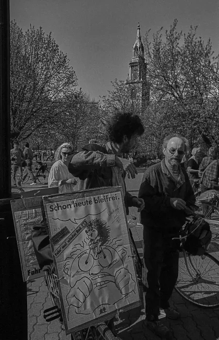 Framed Print : GDR, Berlin, 01.04.1990, Bicycle demonstration from the Red Town Hall to Falkplatz