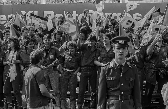 Framed Print : GDR, Berlin, 01.05.1988, 1st May demonstration in Karl-Marx-Allee Framed Print : GDR, Berlin, 01.05.1988, 1st May demonstration in Karl-Marx-Allee