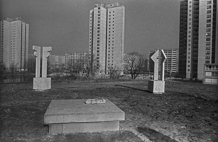 Framed Print : GDR, Berlin, 02. 02. 1989, art installation by Robert Rehfeldt Framed Print : GDR, Berlin, 02. 02. 1989, art installation by Robert Rehfeldt