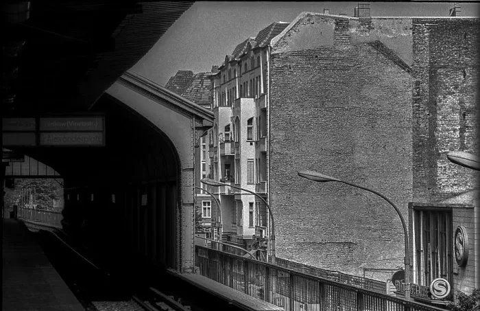 Framed Print : GDR, Berlin, 03.09.1988, Schoenhauser Allee underground station