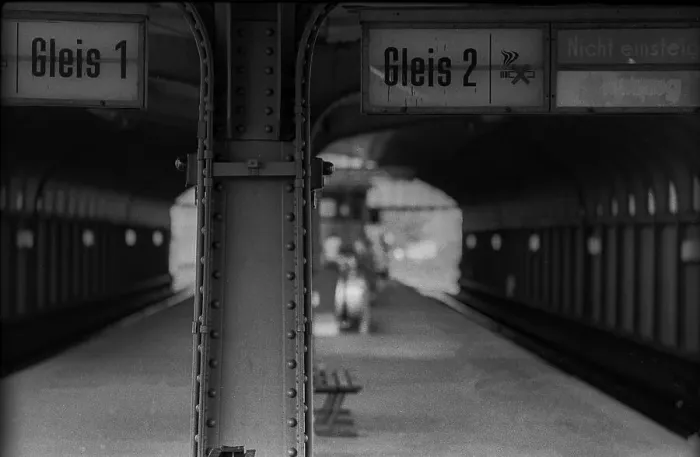 Framed Print : GDR, Berlin, 03.09.1988, underground station Schoenhauser Allee