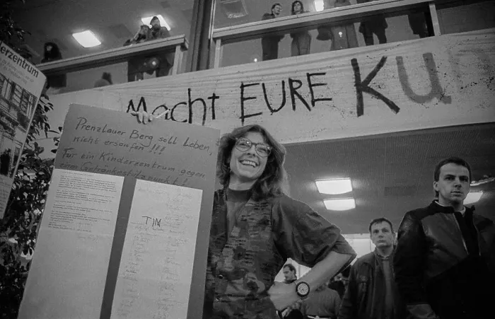 Framed Print : GDR, Berlin, 04.03.1990, demand for cultural use