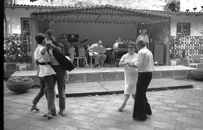 Framed Print : GDR, Berlin, 07. 07. 1986, Tanz im Prater (beer garden) Framed Print : GDR, Berlin, 07. 07. 1986, Tanz im Prater (beer garden)