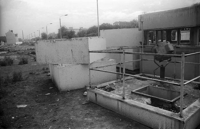 Framed Print : GDR, Berlin, 12. 06. 1990, remains of the Wall