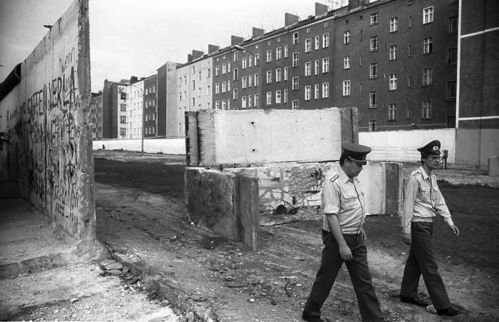 Framed Print : GDR, Berlin, 12. 06. 1990, Wall Framed Print : GDR, Berlin, 12. 06. 1990, Wall