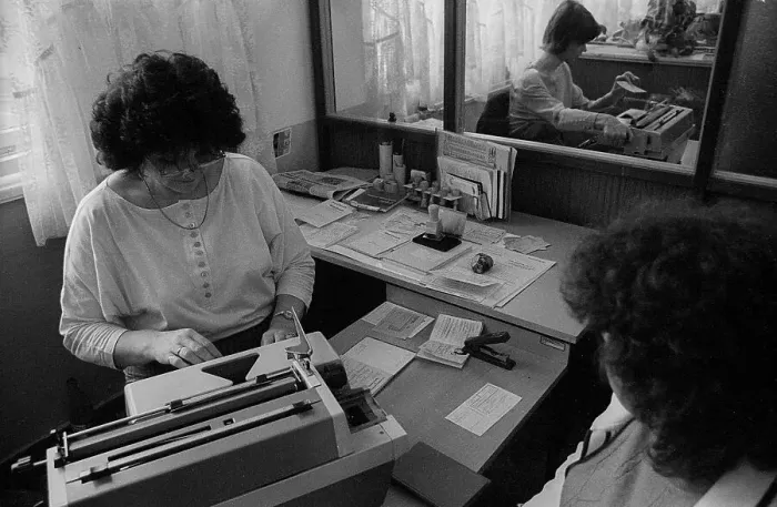 Framed Print : GDR, Berlin, 12 June 1990, Applying for monetary union
