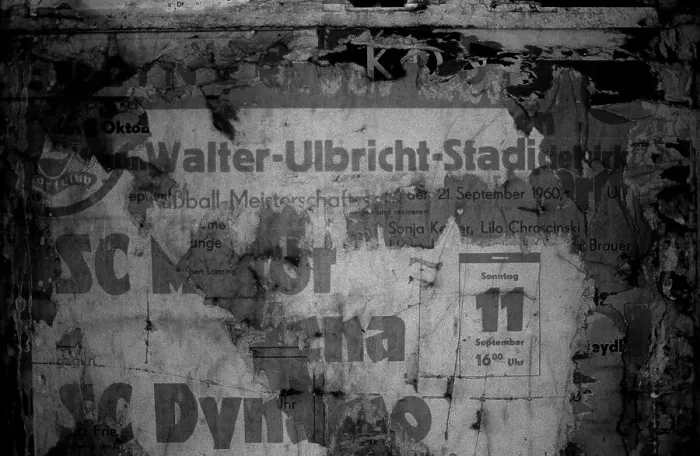Framed Print : GDR, Berlin, 12 June 1990, underground station Stadion der Weltjugend