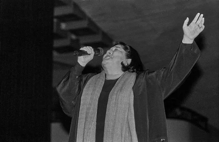 Framed Print : GDR, Berlin, 12.02.1990, Political Festival in the Werner-Seelenbinder-Halle