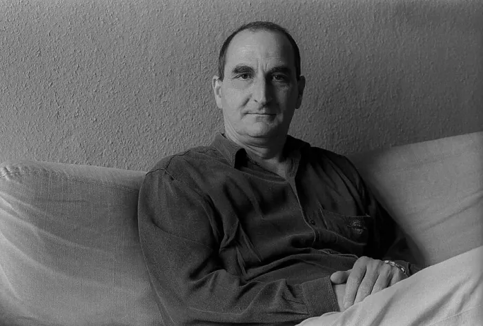 Framed Print : GDR, Berlin, 13.06.1990, director and actor Juri Kramer Framed Print : GDR, Berlin, 13.06.1990, director and actor Juri Kramer