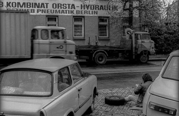 Framed Print : GDR, Berlin, 14. 04. 1989, Oranienburger Strasse