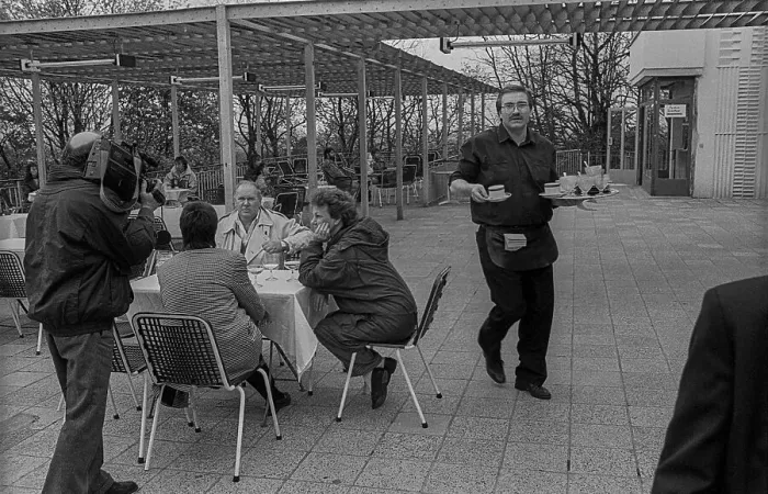 Framed Print : GDR, Berlin, 14.04.1990, at the Mueggelturm excursion restaurant