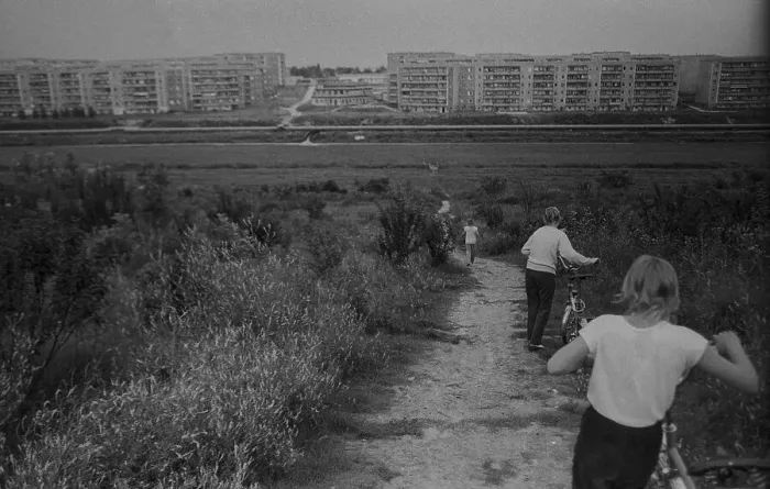 Framed Print : GDR, Berlin, 16. 6. 1988, on the Kienberg in Hellersdorf