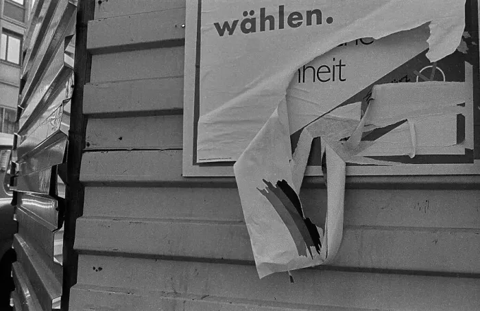 Framed Print : GDR, Berlin, 16.03.1990, election poster, vote
