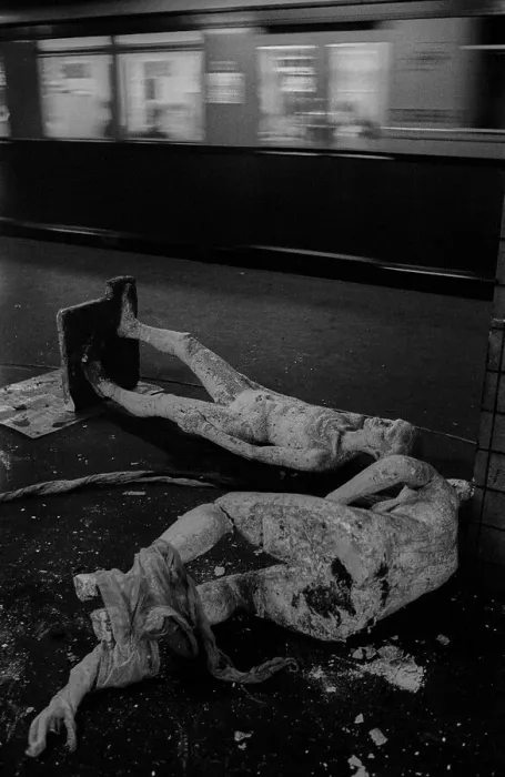 Framed Print : GDR, Berlin, 17 June 1990, Oranienburger Strasse S-Bahn station