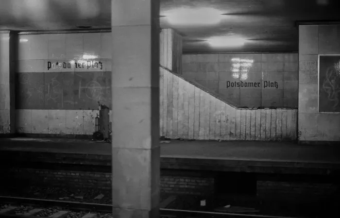 Framed Print : GDR, Berlin, 17 June 1990, Potsdamer Platz S-Bahn station