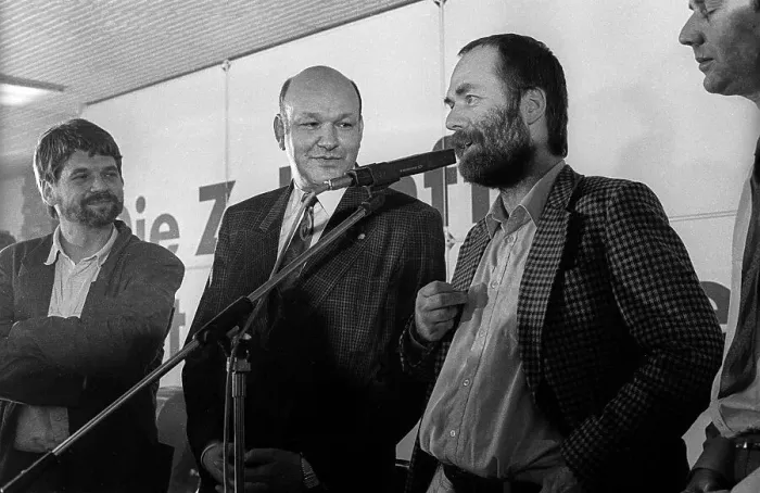 Framed Print : GDR, Berlin, 18.03.1990, SPD election event in the Saalbau in Friedrichshain: Walter Momper (centre)