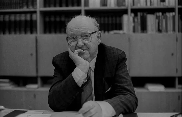 Framed Print : GDR, Berlin, 18.12.1988, Berlin City Library Director Prof