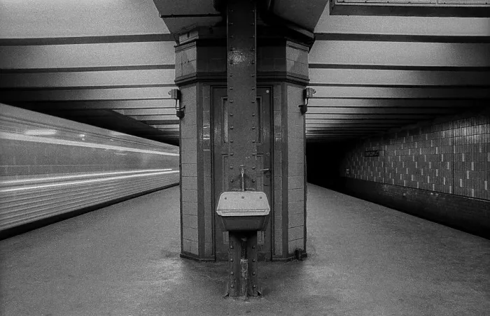 Framed Print : GDR, Berlin, 19.03.1989, Senefelderplatz underground station Framed Print : GDR, Berlin, 19.03.1989, Senefelderplatz underground station