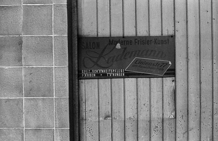 Framed Print : GDR, Berlin, 20.03.1990