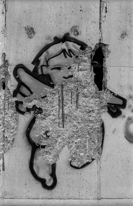 Framed Print : GDR, Berlin, 21 June 1990, Graffiti on the Wall