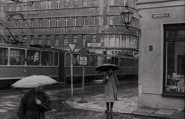 Framed Print : GDR, Berlin, 22. 3. 1988, Sophienstrasse