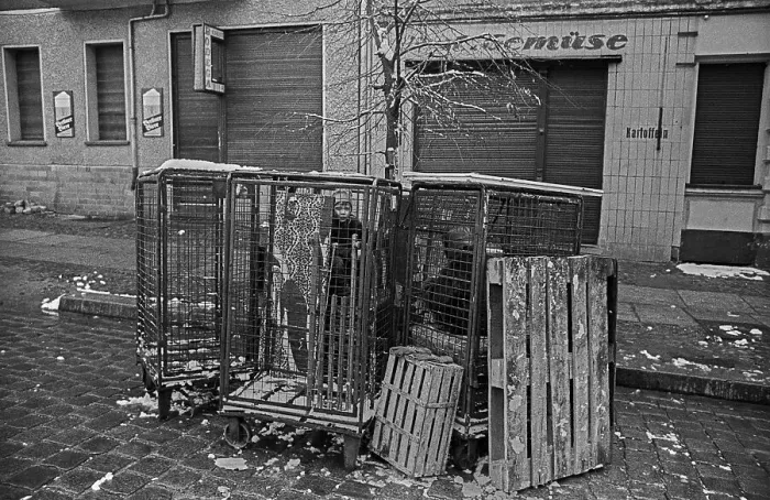 Framed Print : GDR, Berlin, 23. 11. 1988, playing children in Marienburger Strasse Framed Print : GDR, Berlin, 23. 11. 1988, playing children in Marienburger Strasse