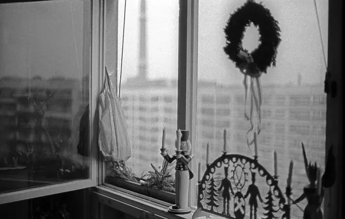 Framed Print : GDR, Berlin, 24. 12. 1989, Christmas