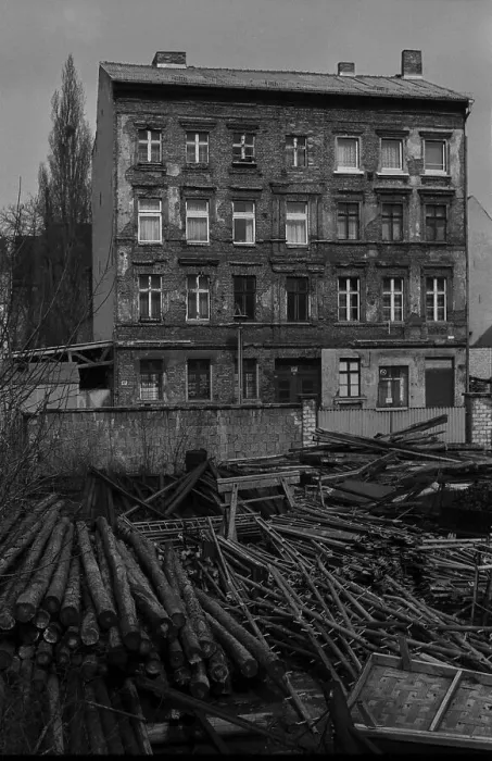 Framed Print : GDR, Berlin, 25. 03. 1986, Auguststrasse (50A)