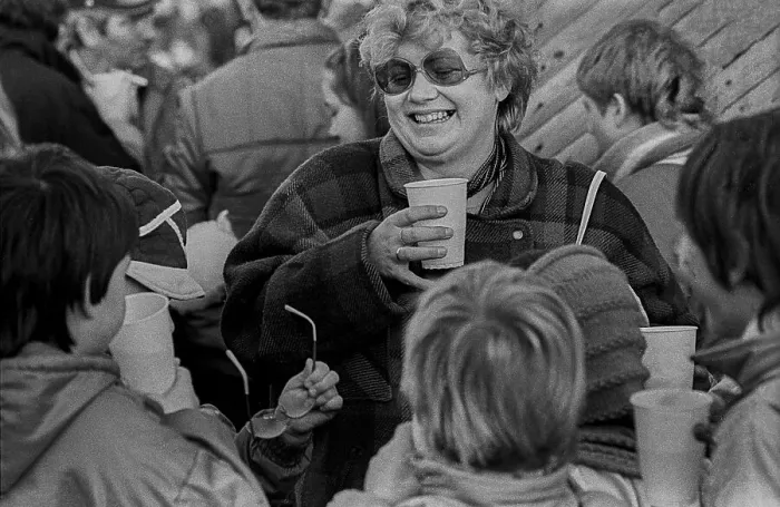Framed Print : GDR, Berlin, 25. 11. 1988, mother