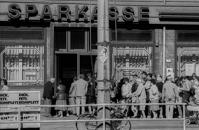 Framed Print : GDR, Berlin, 25 May 1990, queuing for applications for monetary union