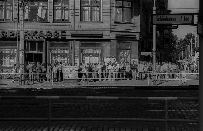 Framed Print : GDR, Berlin, 25 May 1990, queuing for applications for monetary union