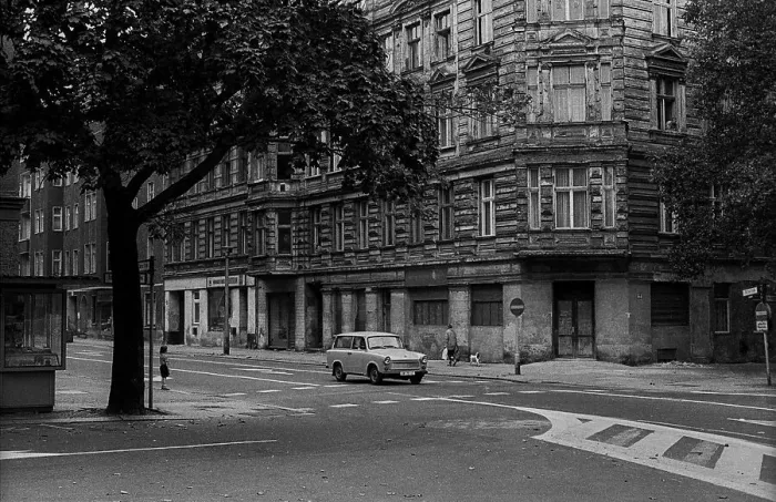 Framed Print : GDR, Berlin, 26.9.1989, Choriner Strasse Framed Print : GDR, Berlin, 26.9.1989, Choriner Strasse