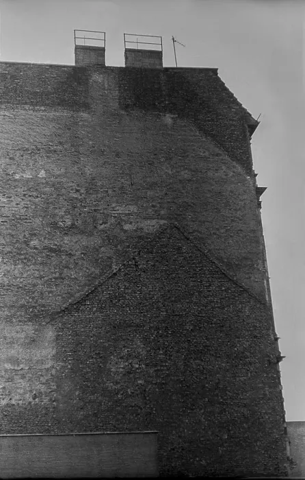 Framed Print : GDR, Berlin, 28. 08. 1981, gables (ruins) in Auguststrasse