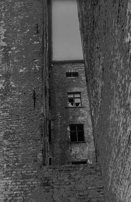 Framed Print : GDR, Berlin, 28. 08. 1981, Giebel (ruins) in Linienstrasse
