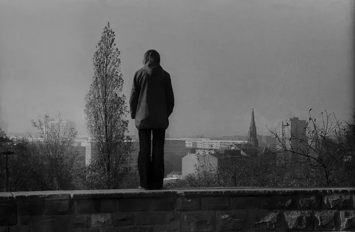 Framed Print : GDR, Berlin, 28. 10. 1979, man on the Great Bunker Hill