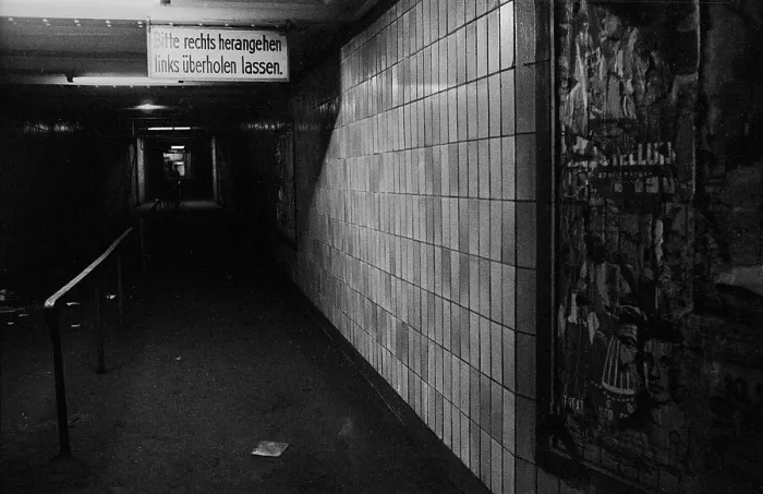 Framed Print : GDR, Berlin, 29 May 1990, Stadtmitte underground station (now U6) Framed Print : GDR, Berlin, 29 May 1990, Stadtmitte underground station (now U6)