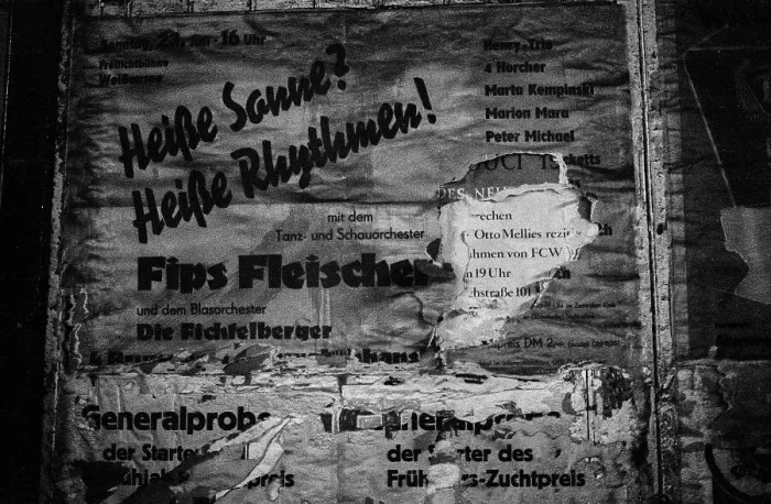 Framed Print : GDR, Berlin, 29 May 1990, Stadtmitte underground station (now U6)