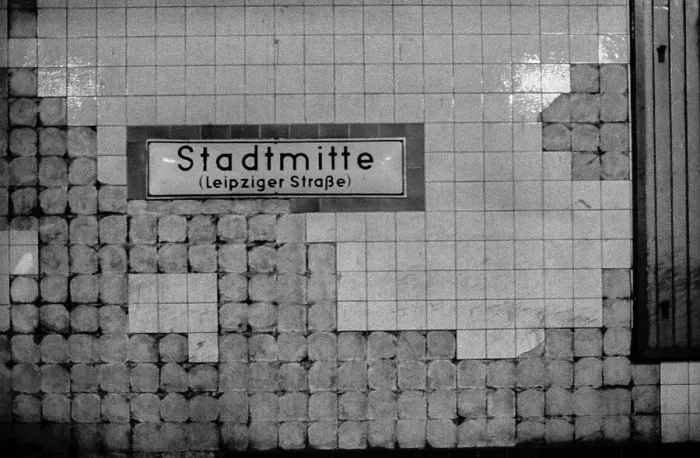 Framed Print : GDR, Berlin, 29 May 1990, Stadtmitte underground station (now U6) Framed Print : GDR, Berlin, 29 May 1990, Stadtmitte underground station (now U6)