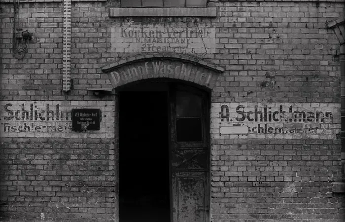 Framed Print : GDR, Berlin, 5. 4. 1988, backyard in Oderberger Strasse