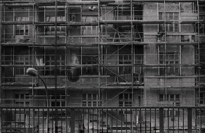 Framed Print : GDR, Berlin, 5. 4. 1988, scaffolding Framed Print : GDR, Berlin, 5. 4. 1988, scaffolding