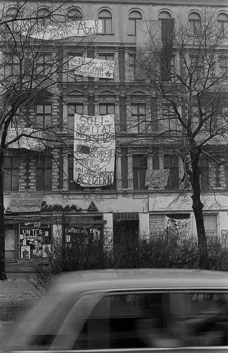 Framed Print : GDR, Berlin, 8.1.1990, first squatted house in East Berlin in Schoenhauser Allee