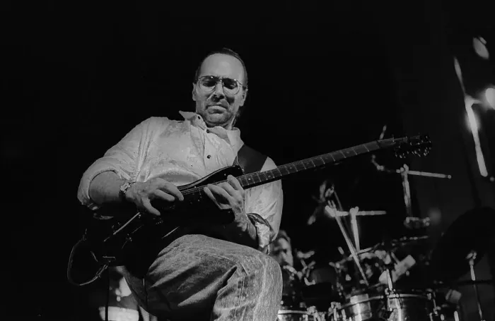 Framed Print : GDR, Berlin, 9. 4. 1988, Al Di Meola