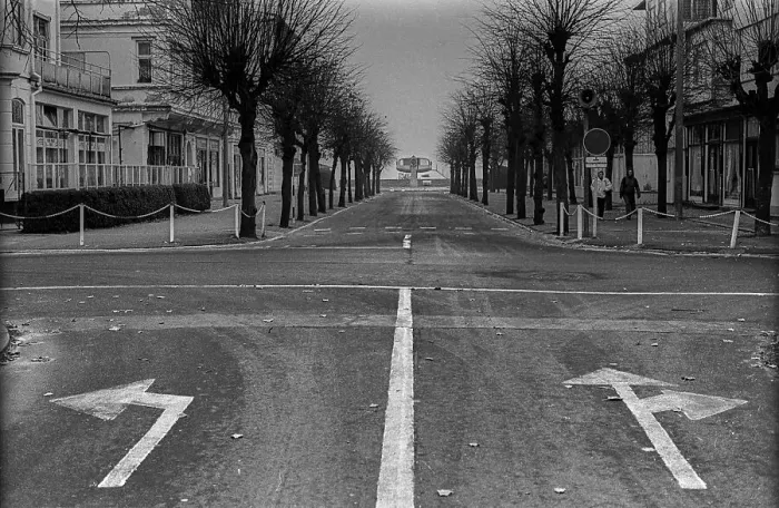 Framed Print : GDR, Binz, 04. 11. 1988, street to the beach