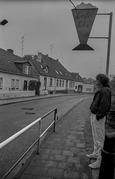 Framed Print : GDR, Feldberg, 15.09.1989, street scene in Feldberg