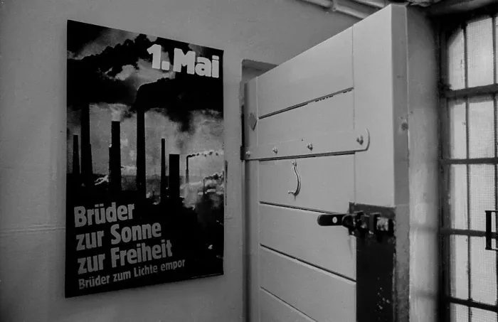 Framed Print : GDR, Potsdam, 13.05.1990, Linden Hotel