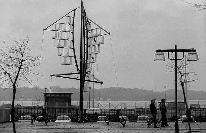 Framed Print : GDR, Rostock, 31.10.1989, harbour