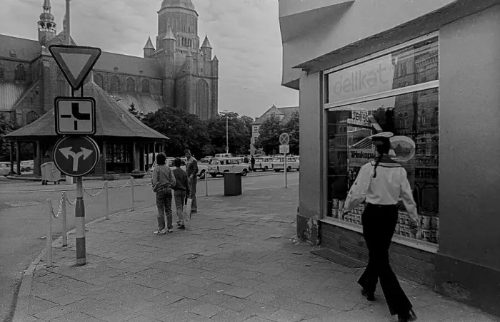 Framed Print : GDR, Stralsund, 180.7.1988, Marienkirche