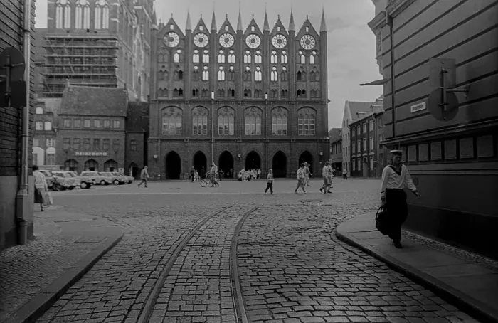 Framed Print : GDR, Stralsund, 180.7.1988, market place with town hall Framed Print : GDR, Stralsund, 180.7.1988, market place with town hall
