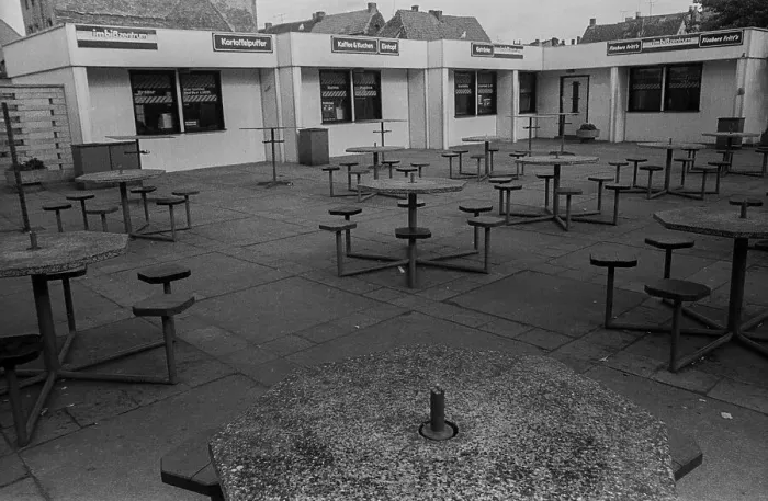 Framed Print : GDR, Stralsund, 18.07.1988, snack bar in Stralsund