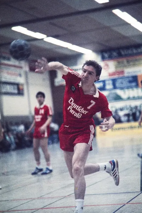 Framed Print : Georgi Sviridenko (red), handball, European Champion Clubs Cup, TUSEM Essen (white), SKA Minsk Belarus, 28 April 1990, Germany, Europe